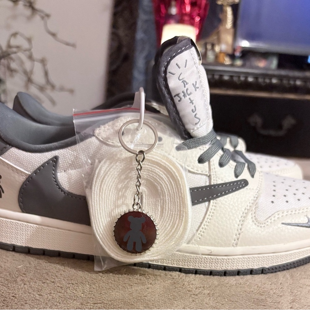 Nike White and Gray Low-Top Sneakers with Keychain